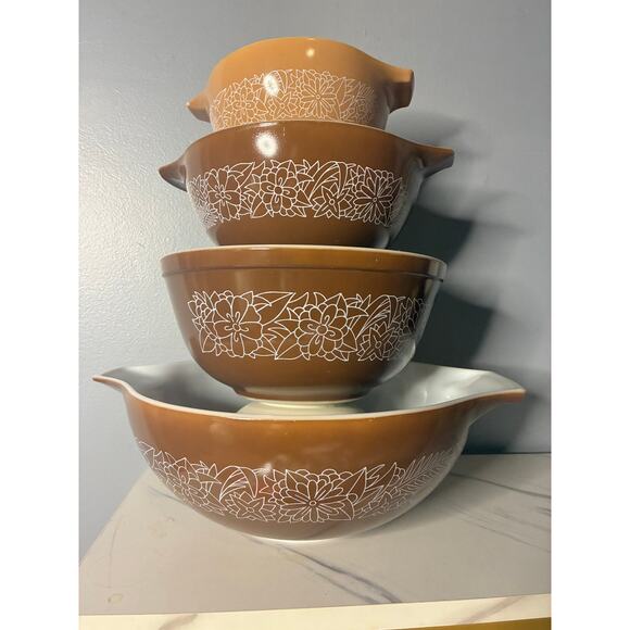 Vintage Pyrex Brown Floral Cinderella Mixing Bowl Set (4-Piece) – No Chips - Picture 2 of 16